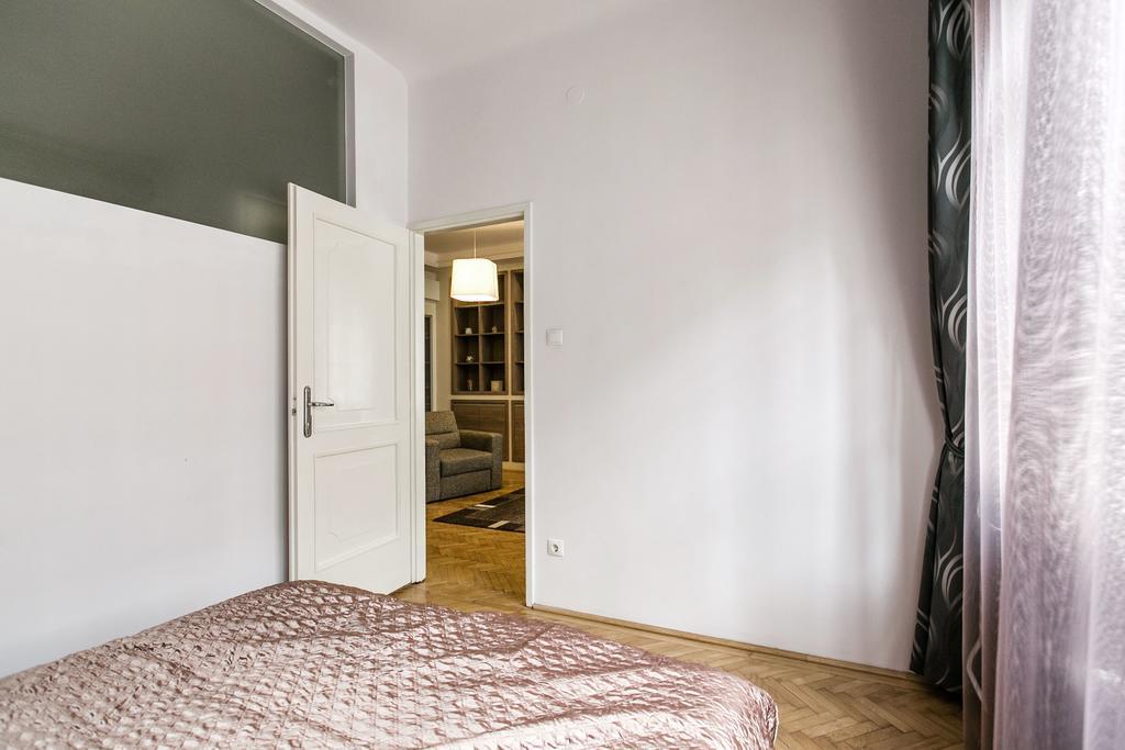 Apartment At Nagymezo Budapest Esterno foto