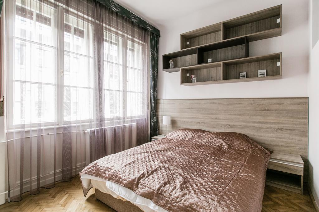 Apartment At Nagymezo Budapest Esterno foto