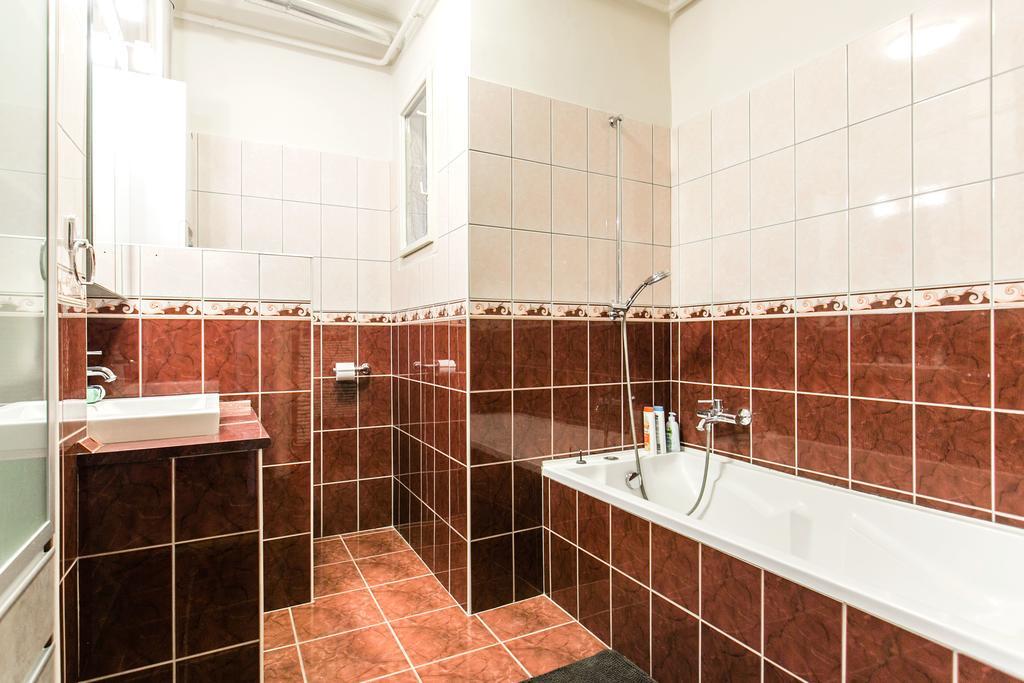 Apartment At Nagymezo Budapest Esterno foto