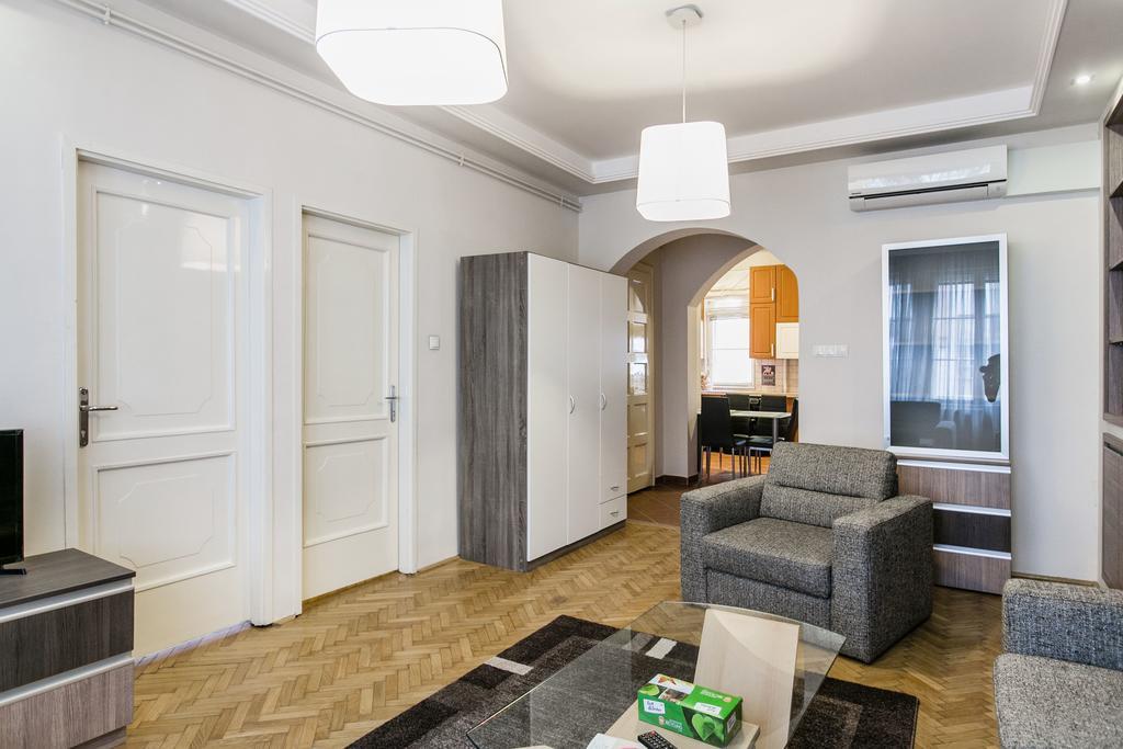 Apartment At Nagymezo Budapest Esterno foto